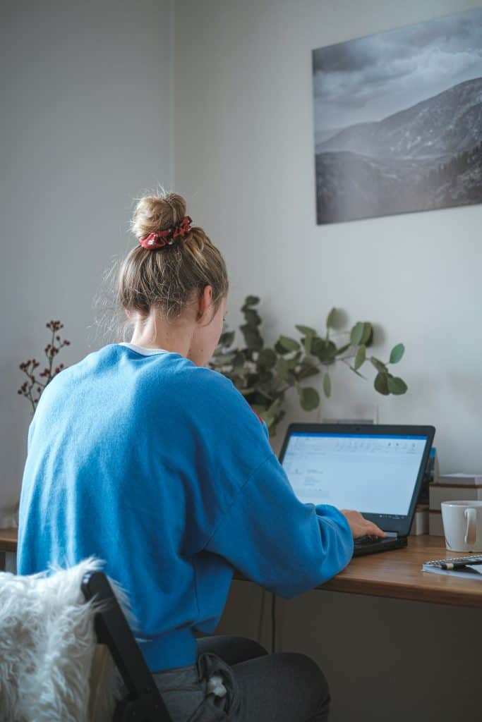 how to stop getting distracted while working from home