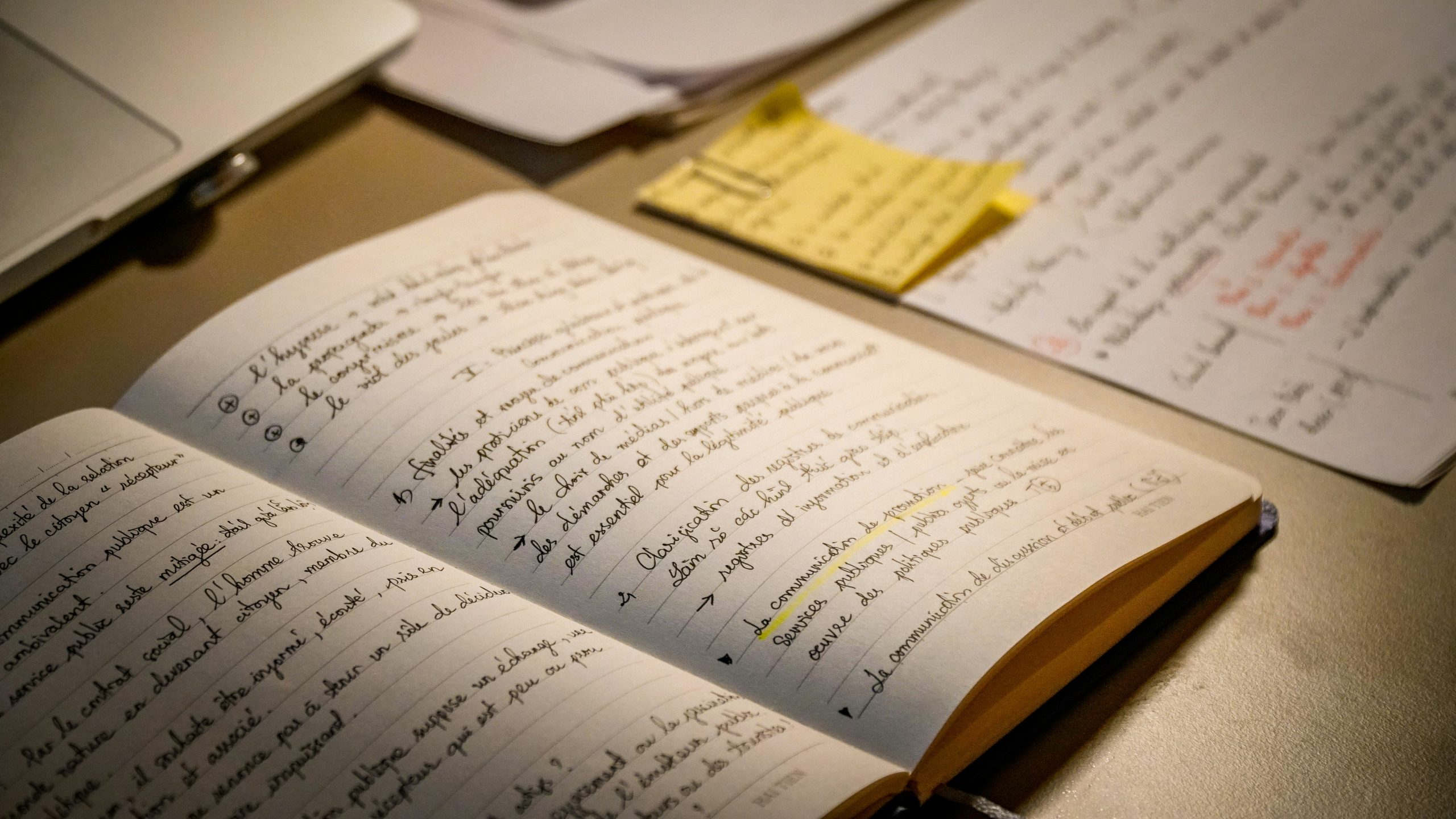 handwritten notes and digital notes for obsidian beginners