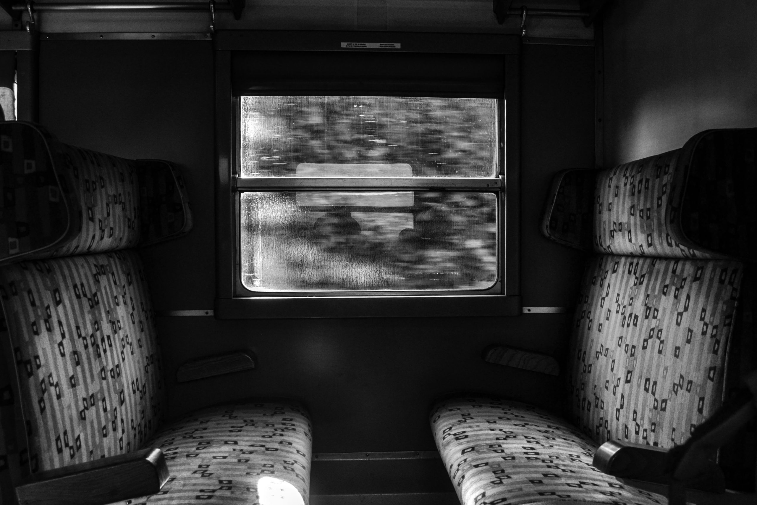 commuting on a hybrid work schedule between office and home