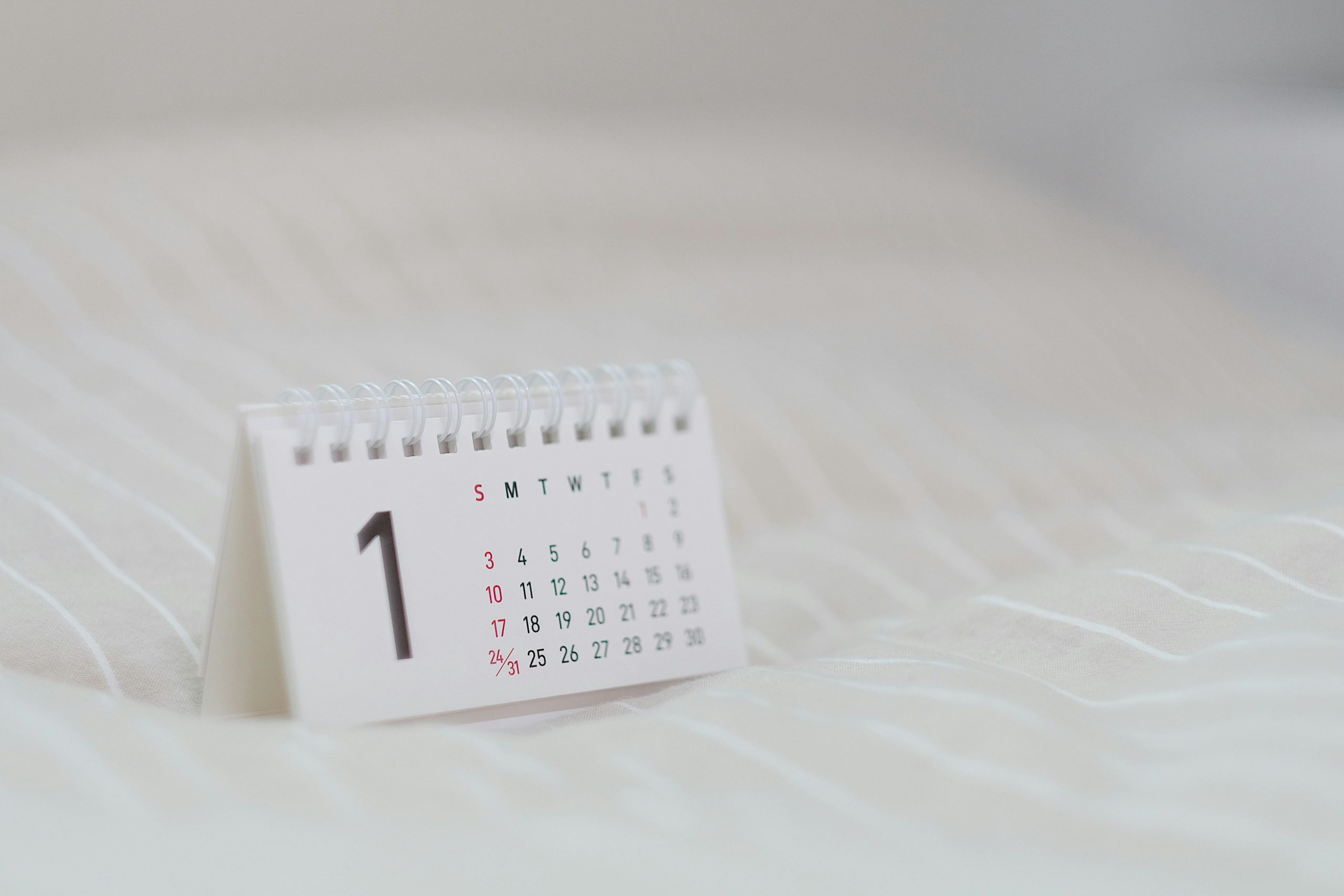 marking an artificial deadline on a calendar to apply parkinsons law productivity
