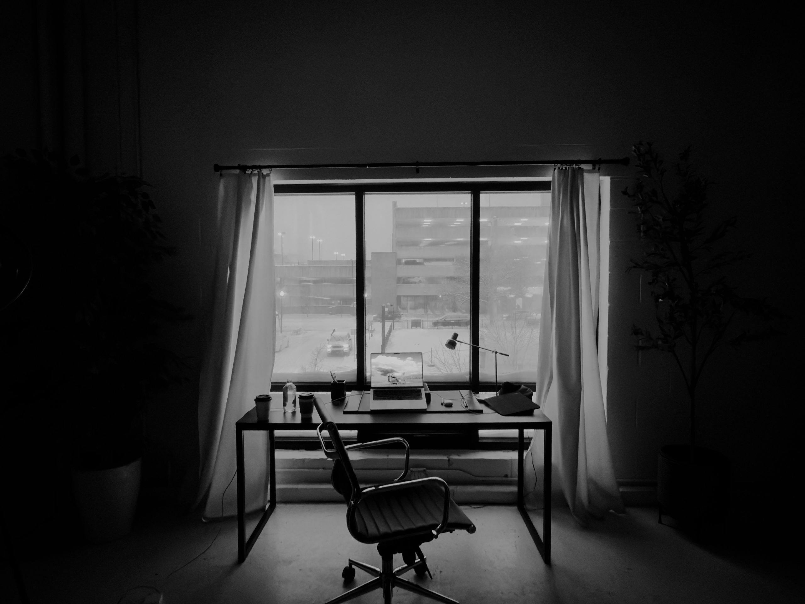 clear desk after applying a time audit for productivity